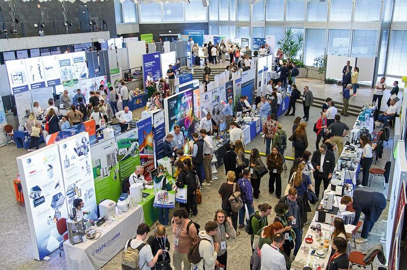 Insgesamt war die Messe gut besucht. Über den Tag hinweg kamen rund 900 Teilnehmende zusammen.   Mehr Infos zu den kommenden LAB-SUPPLY-Messen finden Sie auf www.lab-supply.info (Bild: Stefan Stark)