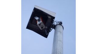 Das Pyrosmart-System ist auf einem 35 m hohen Mast im Top-Down Wetterschutzgehäuse installiert. Damit ist eine optimale Sicht auf die Detektionsfläche gewährleistet. (Bild: Orglmeister)