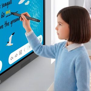 Die Displays sind EDLA-zertifiziert und ermöglichen so den Zugriff auf den Google Play Store für Bildungs-Apps sowie Tools von Google und Microsoft.(Bild:  Benq)