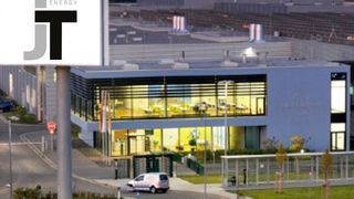 Im 42.000 m² großen Werk (Grundstücksfläche: 240.000 m²) im sächsischen Freiberg sollen im ersten Schritt 200 neue Arbeitsplätze für Europas größte Lithium-Ionen-Batteriefertigung entstehen. (Jungheinrich)