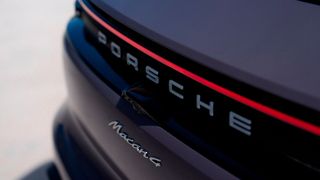 Porsche kämpft mit dem Absatz, die elektrische Variante des Macan kommt aber gut an. (Bild: Porsche)