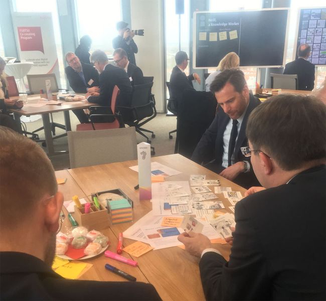 Abbildung 7: 800 in Japan entwickelte „Digital Inspiration Cards“ helfen bei der Suche nach Wegen durch die digitale Transformation.  (Dietmar Müller)