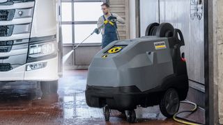 Mit sechs Varianten stellt Kärcher sein Portfolio im Bereich Heißwasser-Hochdruck der Mittel- und Superklasse neu auf. (Bild: Kärcher)