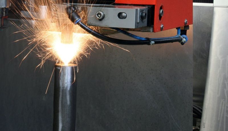 Bild 2: Start des Erodierbohrens. Bild: IMP (Archiv: Vogel Business Media)