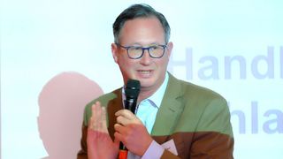 Mit Spannung wurde der Vortrag von Bernd Reuther (MdB) als verkehrspolitischer Sprecher der FDP-Bundestagsfraktion erwartet. (Bild: Zietz – VCG)