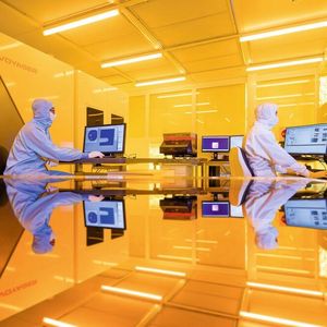 Reinraum für die Herstellung dünner Schichten für die Mikroelektronik.