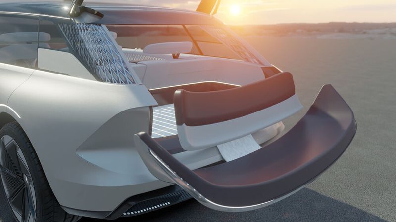 Der untere Teil der zweiteiligen Heckklappe kann auf Wunsch als Picknick-Sitzbank genutzt werden. (Bild: Lincoln)