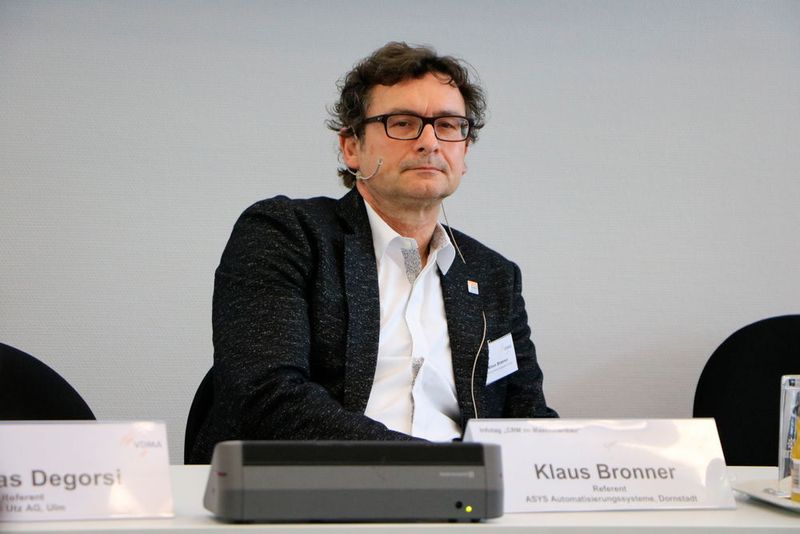Claus Bronner erklärte, welche Ziele die Asys Group mit der Einführung eines weltweiten CRM-Systems verfolgte – und auf welche Hürden sie dabei gestoßen sind. (Robert Horn)