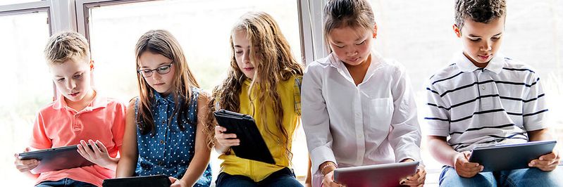 Die Anforderungen von Schulen an ein WLAN unterscheiden sich so stark von den Anforderungen "normaler" Unternehmen an das Drahtlosnetzwerk, dass es sich lohnt, hier über Spezialanbieter nachzudenken.(Bild:  © pololia - stock.adobe.com)