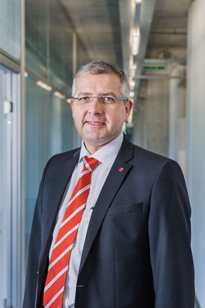 Alex Waser: «Wir werden neben neuen Produkten vermehrt auch auf innovative Dienstleistungen und Business-Modelle setzen.» (Bild: Bystronic)