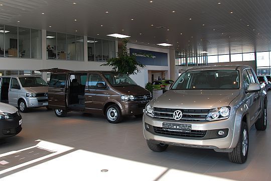 Übersichtliche Fahrzeug-Präsentation im VW-Zentrum. (Archiv: Vogel Business Media)