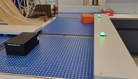 Lücke zwischen Kommissionierung und passgenauer Verpackung geschlossen: Mit der automatischen Zuführfunktion arbeitet die CVP-Anlage ohne menschliche Eingriffe.(Sparck Technologies)