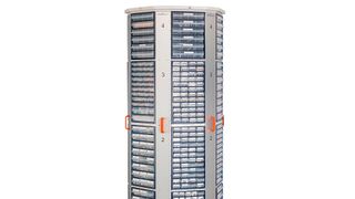 Im „flexiTower“ werden alphabetisch eingeordnete Teile nach dem Koordinatensystem sofort gefunden. (AluSystems)