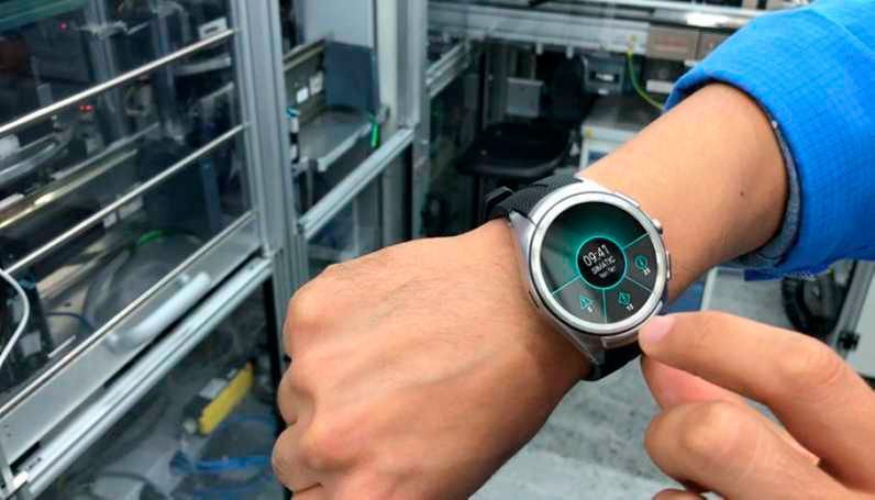 Hat eine Maschine oder Anlage einen Störfall, gilt es schnell zu handeln, um etwaige Ausfälle zu verhindern. Die Simatic-Notifier-App von Siemens gibt Störungen oder Anforderungen direkt an die Mitarbeiter weiter – auf das Smartphone, Tablet oder auch die Smartwatch.  (Siemens)