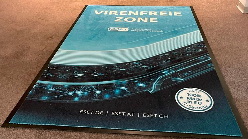 Bitte eintreten: Hier geht's zum Eset Consumer Summit (Bild: Eset)