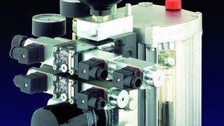 Kompaktes Pumpenaggregat mit Ventilverband. Das Aggregat ist stehend und liegend einbaubar. (Archiv: Vogel Business Media)