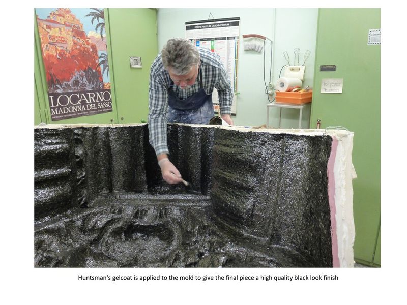 Der Gelcoat wurde in die Silikonform eingebracht. Er färbte während der Harzaushärtung die neue Skulptur schwarz. (Bild: Huntsman)