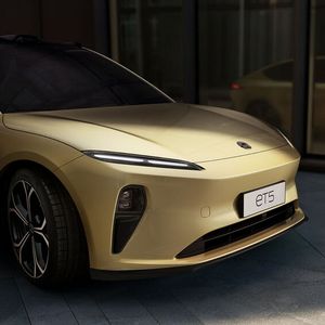 Der ET5 ist der kleine Bruder des ET7 und leiht sich viel Technik von diesem Modell. (Bild:  Nio)