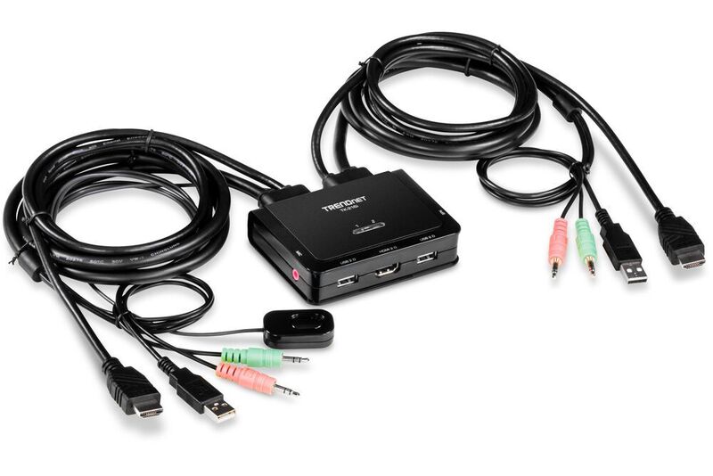 Der Zwei-Port-KVM-Switch TK-216i unterstützt HDMI 2.0. Das Umschalten zwischen den beiden angeschlossenen Rechnern erfolgt über einen Kippschalter an einem 1,2 Meter langen Kabel.  (Trendnet)