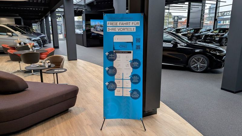 Die vielen digitalen Angebote von Sternpartner bilden sich überall im Unternehmen ab. Ob mit der Werbung für das neue Kundenportal, oder ... (Bild: Rosenow – VCG)