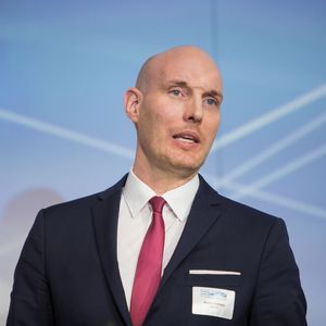 Audi hat laut Martin Tottlepp, Leiter Entwicklung User Experience / User Interface, einen Entwicklungsschwerpunkt auf die Sprachassistenz zur Steuerung des Fahrzeugs.(Bild:  Medien-Netzwerk Bayern / Alexander von Spreti)