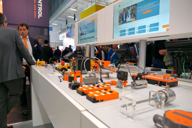 Ifm zeigte auf der Bauma Sensoren, Lösungen für die Verkabelung, Displays und Steuerungen für mobile Arbeitsmaschinen.  (Bild: Sandro Kipar/VCG)