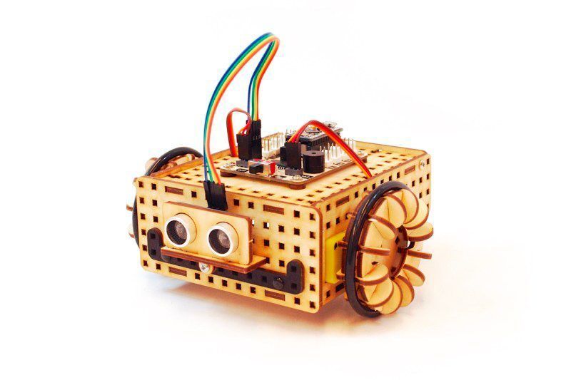 Ein Robotersystem aus lasergeschnittenen Holzblöcken und Arduino-kompatibler Elektronik (https://www.facebook.com/lofirobot/)