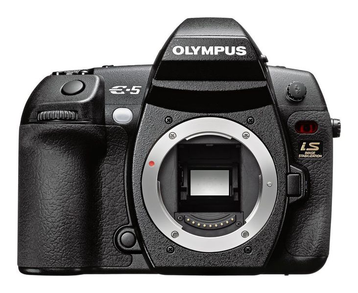 Mit der E-5 stellt Olympus ein neues Mitglied in seinem Profi-SLR-Segment vor. Hier spielen ein 12,3-Megapixel Live-MOS-Sensor und ein True-Pic-V-Prozessor eine maßgebliche Rolle. (Archiv: Vogel Business Media)
