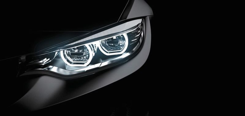 Licht auf die Straße: Komplexe LED-Scheinwerfer müssen verschiedene Normen erfüllen. Dazu ist präzise Lichtmesstechnik notwendig. Licht auf die Straße: Komplexe LED-Scheinwerfer müssen verschiedene Normen erfüllen. Dazu ist präzise Lichtmesstechnik notwendig.
