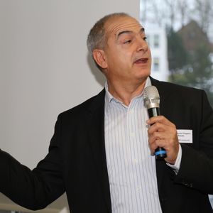 Dr. Valentin Chapero Rueda, Valamero Holding AG und ehemaliger Geschäftsführer der Sonova Holding: «Hörgeräte sind die zwar ersten wearable Devices in der Medizintechnik. In den nächsten zehn Jahren werden wir aber noch durch eine starke Lernkurve gehen.»