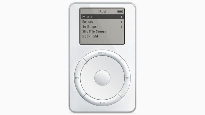 Der Original iPod, der am 23. Oktober 2001 vorgestellt worden ist, war der erste MP3-Player, der unglaubliche 1.000 Songs und eine 10 Stunden-Batterielaufzeit in einem beeindruckenden, 185 g leichten Gehäuse integriert hat.(Bild:  Apple)