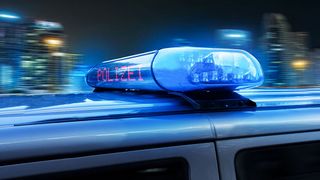 Durch die Verknüpfung von GIS und Polizeimessenger lassen sich einsatzrelevante Informationen schneller bereitstellen und abfragen (© m.mphoto – stock.adobe.com)