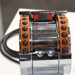 Die Lagereinheit besteht aus zwei Hochgeschwindigkeitslagern der HSE-Baureihe und Distanzhülsen zwischen den Wälzlagern.