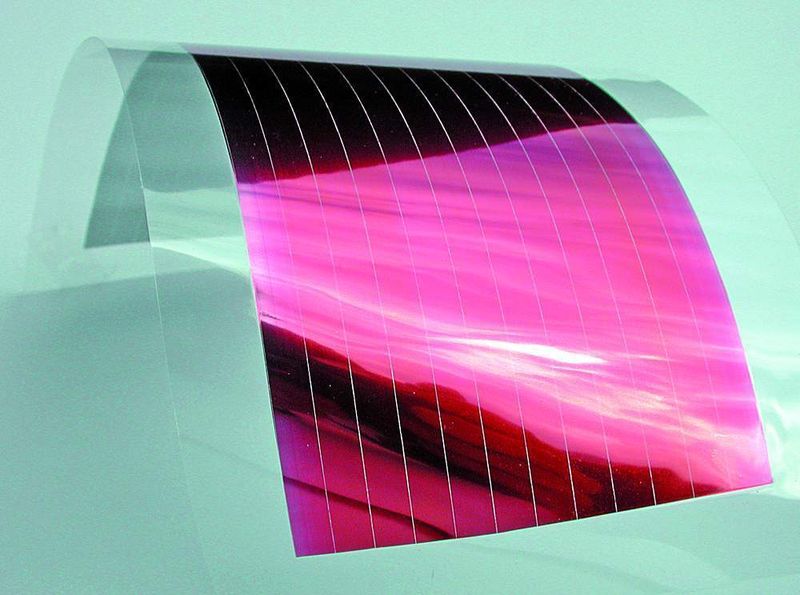 Eine potenzielle Anwendung organischer Solarzellen ist zum Beispiel die Energieversorgung mobiler Kleingeräte. Bild: Fraunhofer ISE (Archiv: Vogel Business Media)