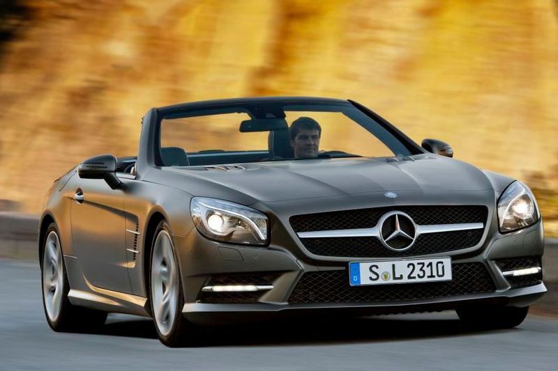 Gebrauchte Modelle der Mercedes-Benz SLK-Klasse waren im Juni die Topseller in der Kategorie Sportwagen. Sie gingen im Schnitt für 29.513 Euro nach 40 Tagen weg. (Daimler AG)