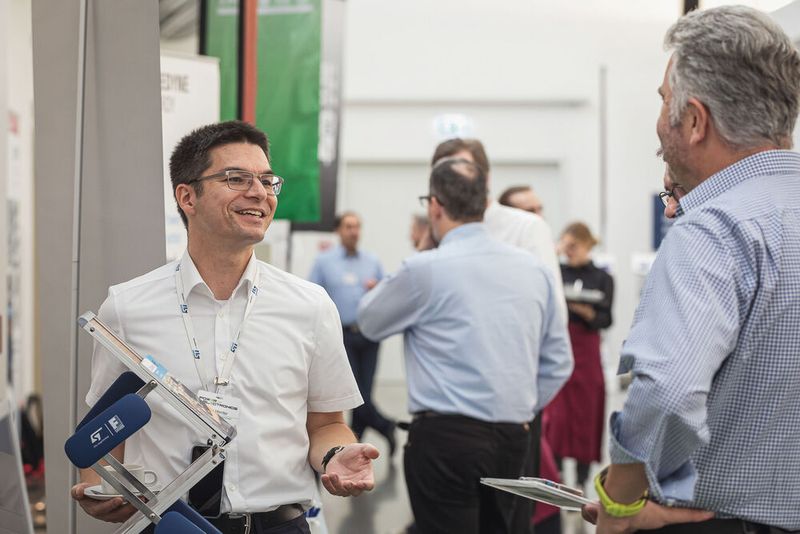 Unter dem Motto „Power of Electronics” versammelten wir am 18. und 19. Oktober 2022 sechs Elektronikkonferenzen in Würzburg: Entwicklerforum Leistungselektronik, DC/DC-Wandler-Tag, Schaltnetzteiletag, Batteriepraxis Forum, Praxisforum Elektrische Antriebstechnik und Cooling Days. Auch 2023 findet Power of Electronic statt. Merken Sie sich bereits jetzt den Termin vor: 17. bis 18. Oktober 2023.  (Bild: Stefan Bausewein )