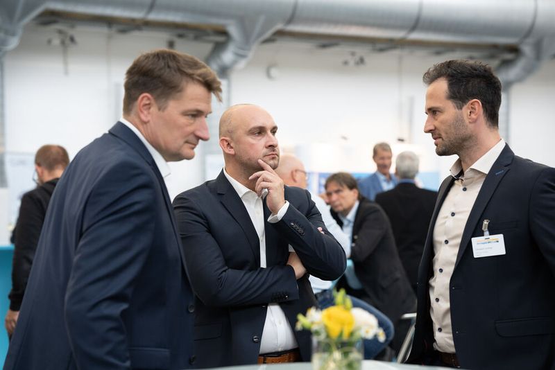 93 % der Lebenszykluskosten einer Pumpe bestehen im Schnitt aus den Energiekosten. Kein Wunder, dass das Stichwort Effizienz neben dem Dauerthema Wartung einen ganz besonderen Platz auf den Förderprozessforen hatte. (Bild: Oxana Gruber Photography)