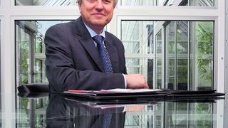 Möglichst wenige Ecken und Kanten – das war eine konstruktive Maßgabe von Chefentwickler Dr. Wolfgang Horn für die neuen Maschinen der MAG IAS-Gruppe. Bild: MAG IAS (Archiv: Vogel Business Media)