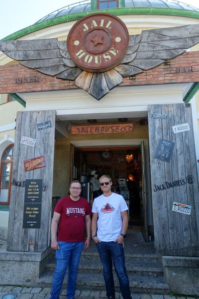 Auf der guten Seite stehen auch Lars, whitelisthackers, und (r.) Timo. (IT-BUSINESS)