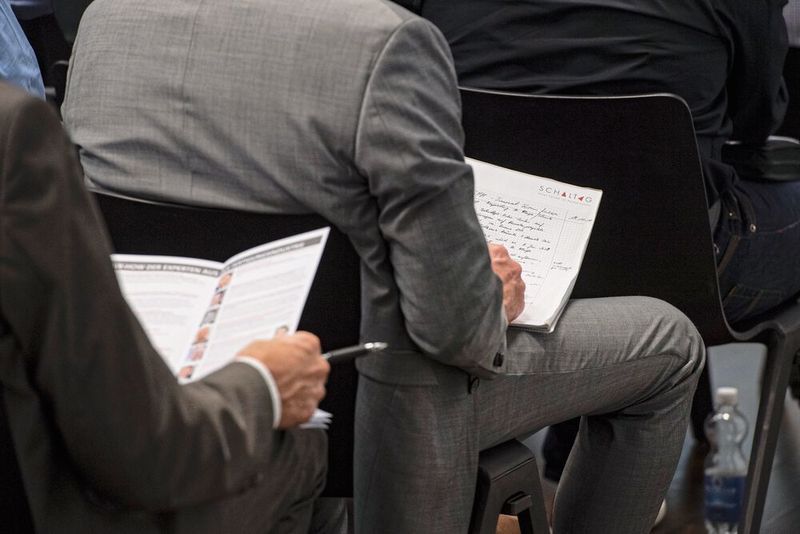 SMM Innovationsforum Fertigung 2018: auch wenn viele Themen Iot und Industrie 4.0 berührten – Informationen auf's Papier gebracht ist immer noch en vogue. (Natalie Szathmáry)