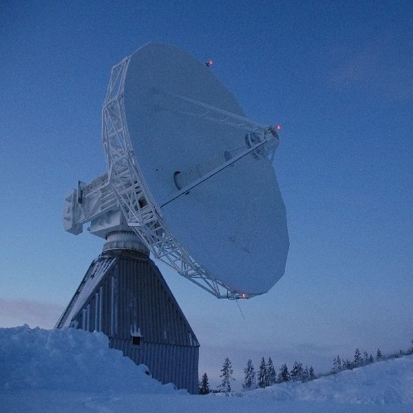 Eine der Galileo-Antennen im nordschwedischen Kiruna (DLR/ESA)