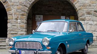 Der langlebige Ford 12M ist mit über 50 Jahren auf dem Buckel ein sympathischer Hingucker. (Foto: SP-X/Patrick Broich)