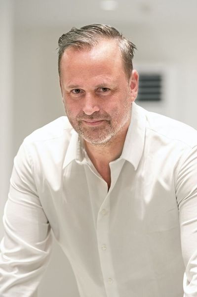 „Der Fachhandel darf in der Distribution nicht teurer einkaufen als der Endkunde bei Amazon, Media Markt und co.“ Burghard Wolf, Geschäftsführer bei WCV IT GmbH (Digital Applications 