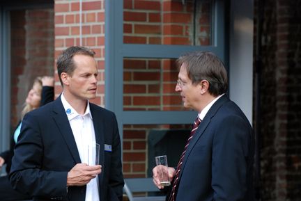 Andreas Bechtold, Country Manager bei Infinigate (links) und Walter Schumann, General Manager DACH & CEE bei Clearswift (Archiv: Vogel Business Media)