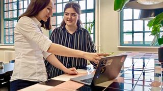 Die Gründerinnen von Zk-Systems CEO Diana Ress (inks) und CTO Amine Ünal (rechts). (Bild: Zk-Systems)