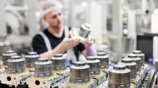 Blick in die Produktion für das elektrohydraulische Bremssystem MK C2 von Aumovio. (Bild: Aumovio)