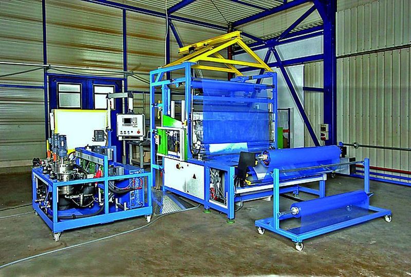 Für die Produktion von Prepreg-Produkten aus benetzten GFK- und Kohlefaser-Matten wurde eine innovative 2K-Dosier- und Mischtechnik entwickelt. Bild: Tartler (Archiv: Vogel Business Media)