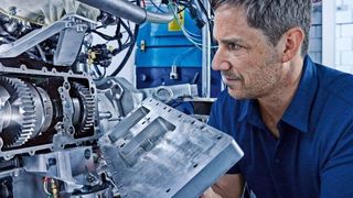 Der Standort Stollberg bietet unter einem Dach modernste technische Voraussetzungen für die Grundmotorenentwicklung mit dem Schwerpunkt Mechanik – von der Komponentenerprobung bis zur Vollmotorenprüfung. (Bild: IAV)