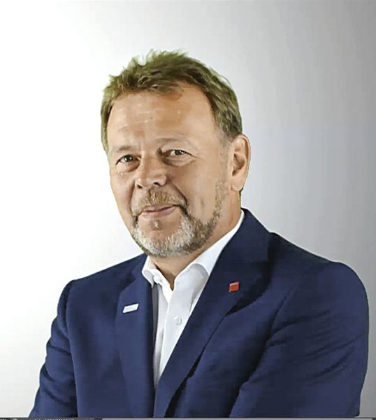 „Bei der Konzeption des Produktes mußten wir neue Wege gehen. Wir haben mehrere unterschiedliche Funktionen in einem Produkt vereint und zwar so, dass sie auf Basis neuester Technologien einfach zu bedienen sind“, erklärt Dieter Barelmann, Geschäftsführer von Videc Data Engineering. (Videc)
