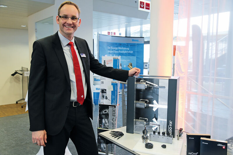 Nach Aussage von Tobias Haarmann (Leiter Marketing, Rego-Fix AG) lassen sich durch das  nachrüstbare Kühlsystem Recool massive Produktivitätssteigerungen erzielen. (Bild: Böhm)